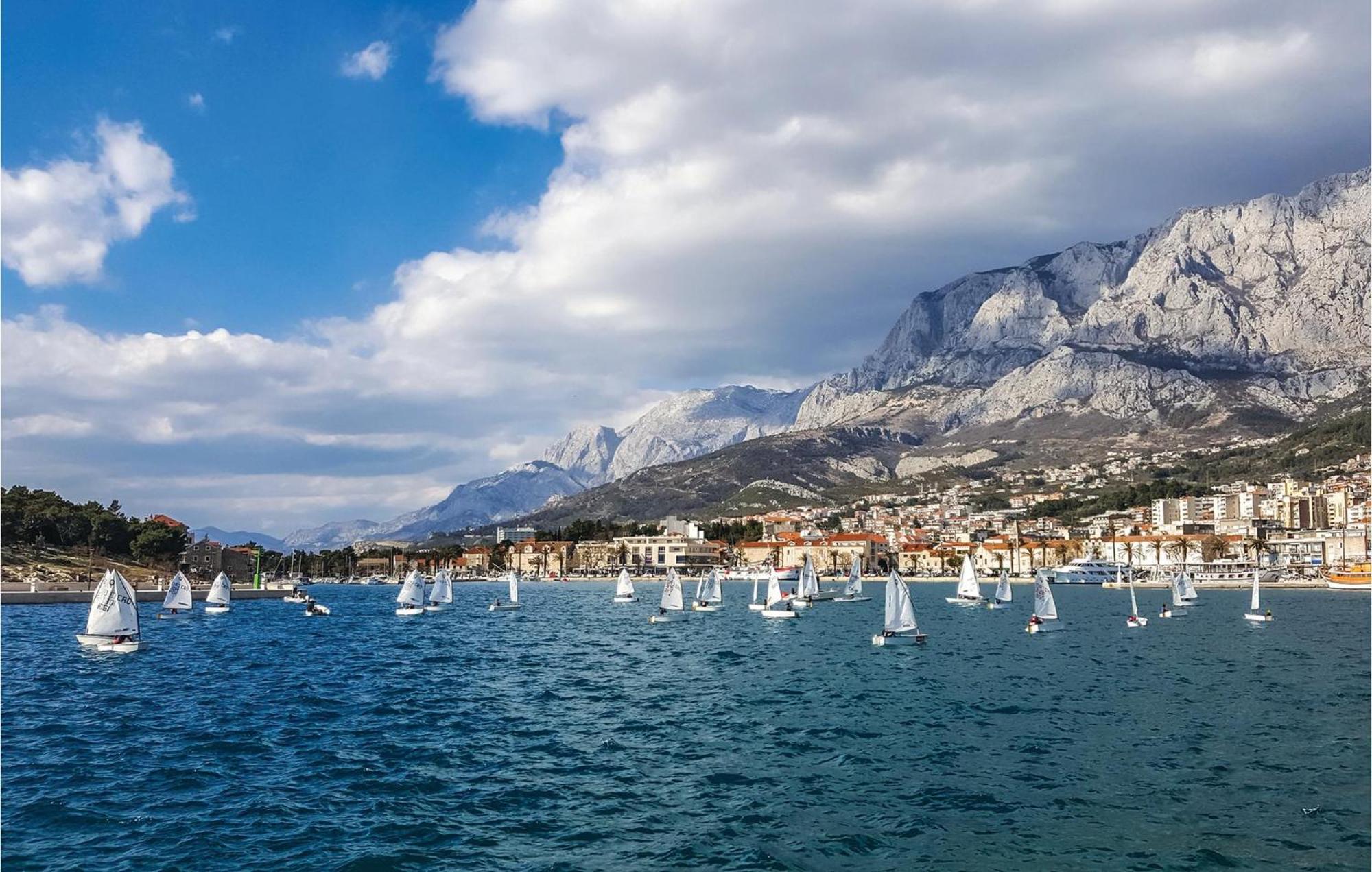 Stunning Apartment In Makarska With Kitchen Eksteriør bilde
