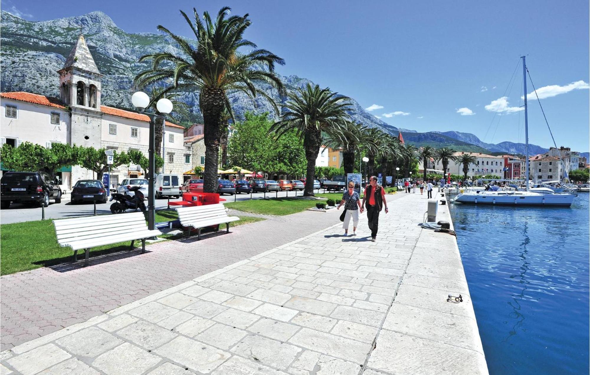Stunning Apartment In Makarska With Kitchen Eksteriør bilde